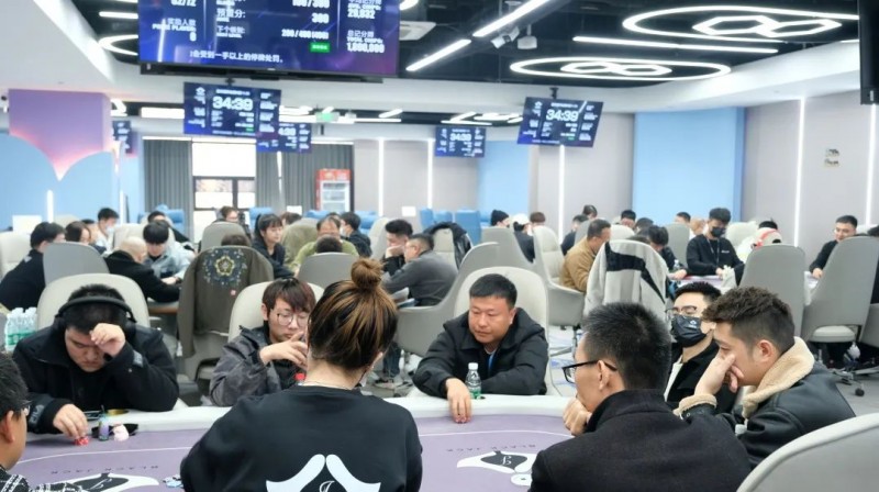 【EPCP扑克】南通布莱杰开业盛典 | B组共164人次参赛，洛克423,500领衔30人晋级第二轮