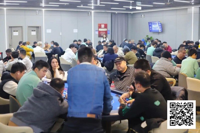 【EPCP扑克】长沙阳光月赛首日 | 当扑克月赛遇上圣诞季,冬日点燃牌手热情!DAY1A组共320人次参赛,刘欢领衔39人晋级下一轮