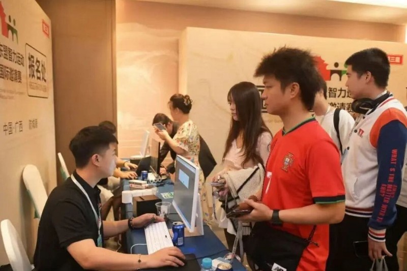 【EPCP扑克】第三届国门杯次日 | 广西三月三，主赛A组开打共135人次参赛，林峰CL携35人晋级第二轮，邓彪勇夺开幕赛冠军