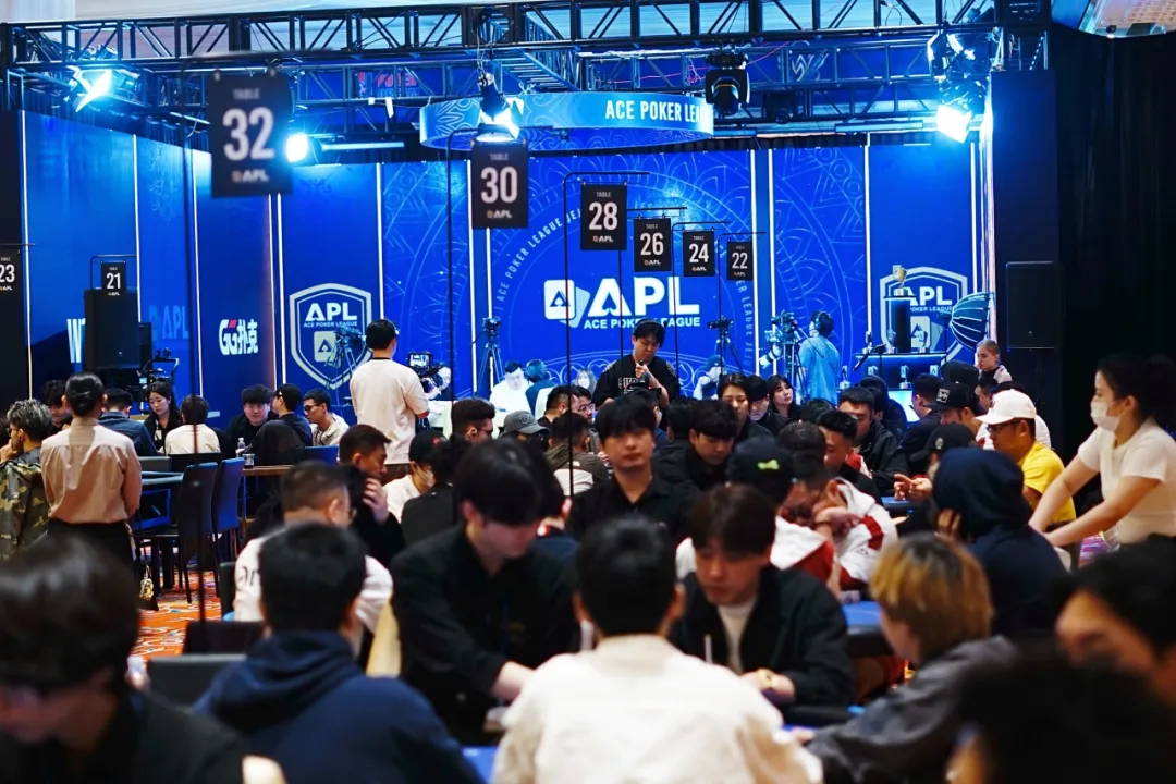 【EPCP扑克】APL济州岛｜奖池狂飙破保！主赛C/D组合共260人次参赛39人晋级，李欢/Zhang Xugang分别登顶小组CL！明日主赛“末班车”等你抄底！