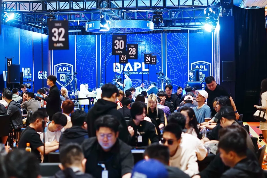 【EPCP扑克】APL济州岛｜续写高光！主赛狂卷1192人次参赛余172位选手挺进Day2，明日竞逐更高目标！徐杰明加冕系列赛双冠王