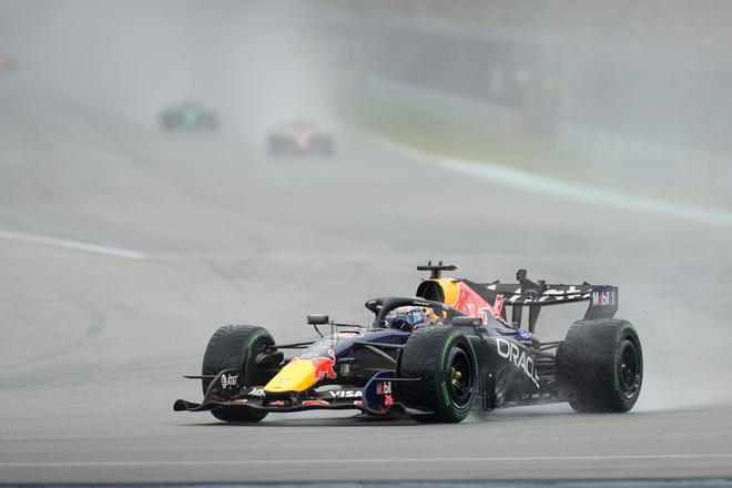 【EPCP扑克】F1巴林大奖赛暖胎圈动力异常:国际汽联发布声明,软件更新后比赛正常进行