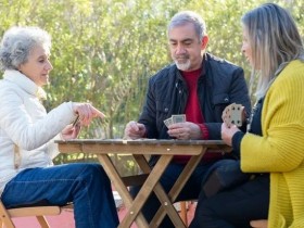 【EPCP扑克】趣闻 | 百岁老人分享长寿秘诀:每周打三次扑克